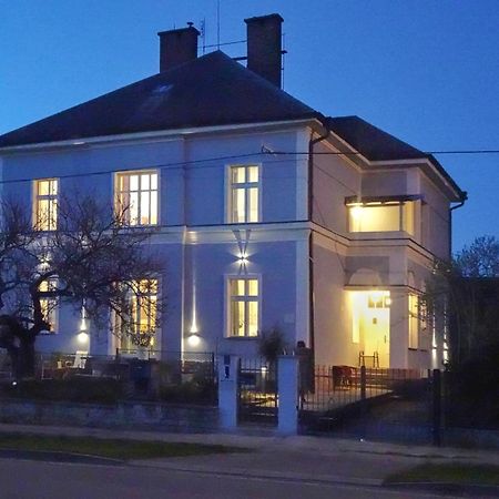 Vila Opočno Kültér fotó